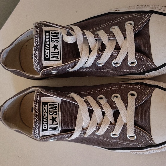 Converse - Picture 2 of 7